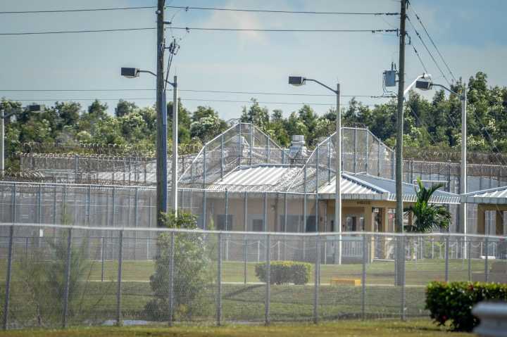 EEUU abrirá su mayor centro de detención para migrantes en una base militar en Texas