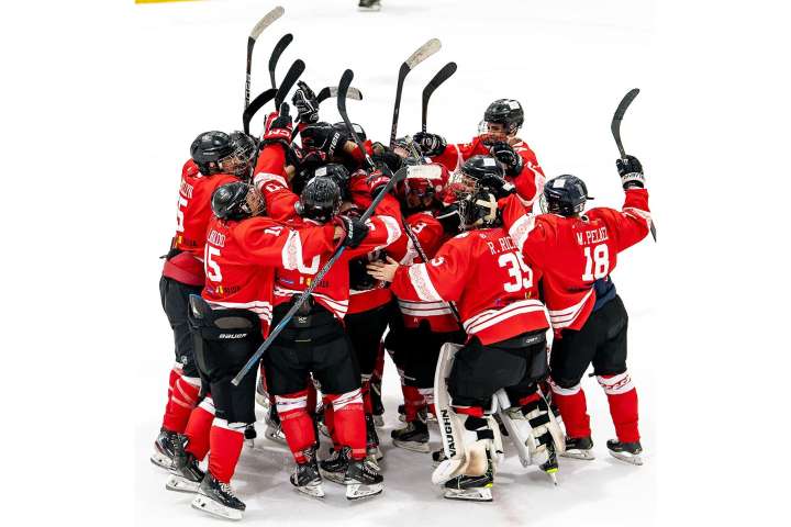 Perú clasifica a la final en torneo internacional de hockey sobre hielo