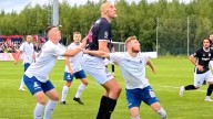 Exjugador de NBA, se convierte en el futbolista más alto