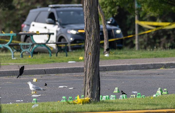 Al menos dos niños muertos tras un tiroteo durante una misa en una escuela en Estados Unidos
