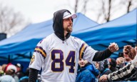 Adam Thielen Quietly Sacrifices 7-Figures as Vikings WR Bids Emotional Goodbye to Panthers Adam Thielen returns to the Vikings, taking a pay cut to strengthen Minnesota’s roster after major late