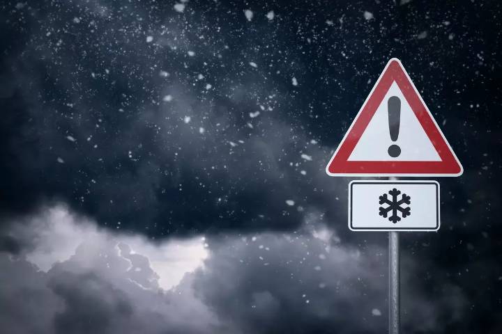 Farmers' Almanac Predicts "Very Cold, Snowy" Winter for Indiana