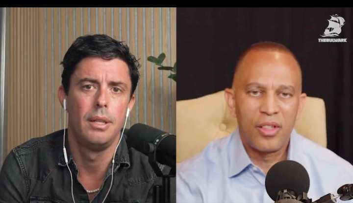 Hakeem Jeffries Promises Kristi Noem Will Have to Answer for Migrant Treatment