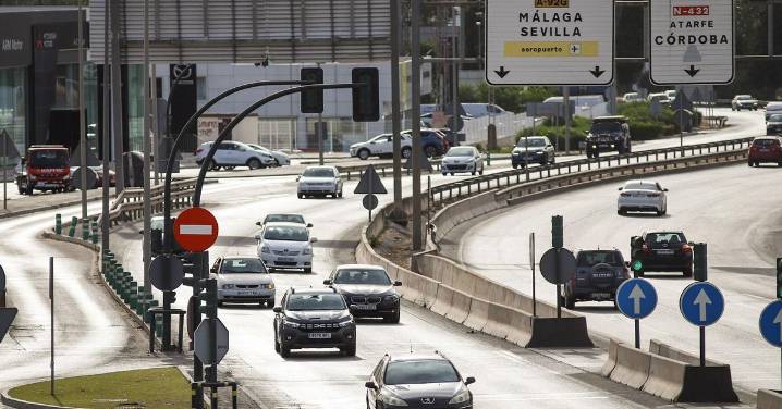 Granada retorna de las vacaciones con tráfico denso pero sin incidencias destacadas