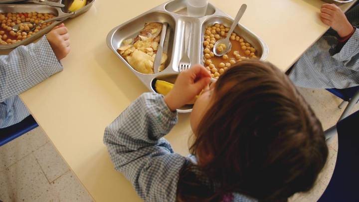 Prohíben el atún en comedores escolares de siete ciudades de Francia por temor a sus niveles de mercurio