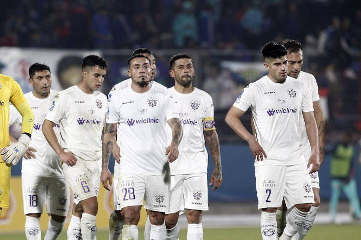 Denuncian a dueño de club chileno por abandonar a jugadores en plena crisis: “Poco hombre, da la cara”