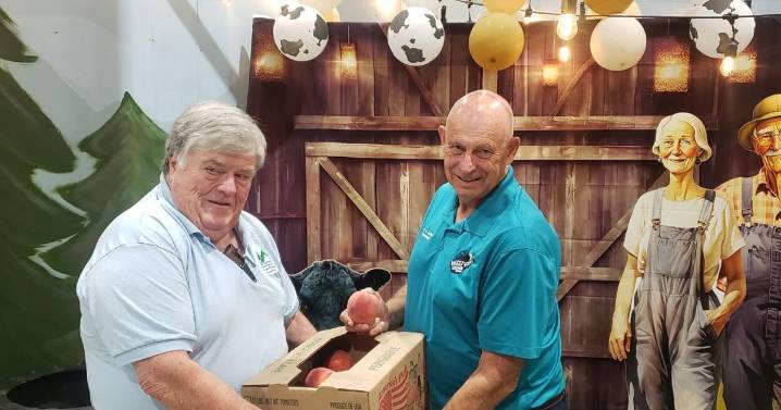 Peaches presented at State Fair