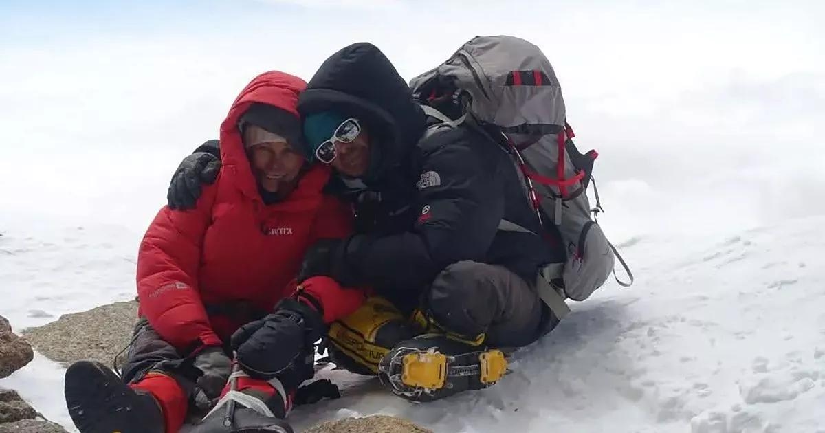 Haunting last picture of climber stuck 22,000ft up Victory Peak with broken leg