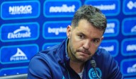 ¡Choque de titanes! Nicolás Larcamón reconoce a las Chivas de Gabriel Milito como un gran rival para Cruz Azul
