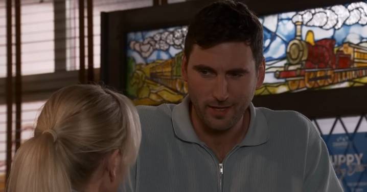 Coronation Street fans 'rumble' Kit Green's real motive for Lisa Swain amid Costello doubts