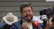 Candidato boliviano, Samuel Doria, admitió su renuncia y declaró su apoyo a Rodrigo Paz en segunda vuelta