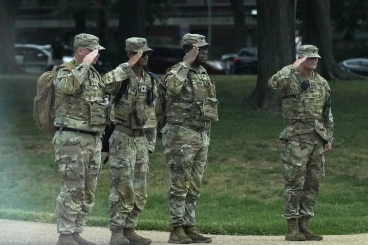 Tropas de la Guardia Nacional portarán armas en DC tras orden de Trump