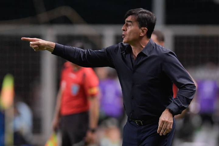“Siempre me gustaría volver”: el guiño de Gustavo Quinteros a Colo Colo
