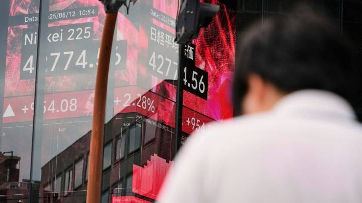 Asian shares advance on relief that Trump is delaying higher China tariffs