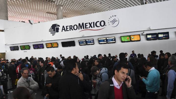 El aeropuerto de Ciudad de México suspende temporalmente sus operaciones por fuertes lluvias
