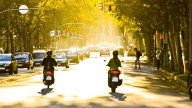 Giro radical en la DGT: los únicos conductores que podrán llevar motos de 125 con el carnet de coche