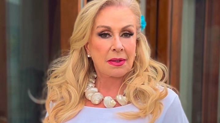 Laura Zapata no tiene número de Thalía para felicitarla