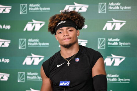 Justin Fields Admits Personal Struggles After Aaron Glenn Benched NY Jets QB Justin Fields opens up on handling pressure while Aaron Glenn makes strategic QB decisions in Jets' preseason win. Dive int