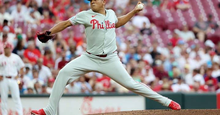 Suárez gives up 10 hits as Reds snap Philadelphia Phillies' 4