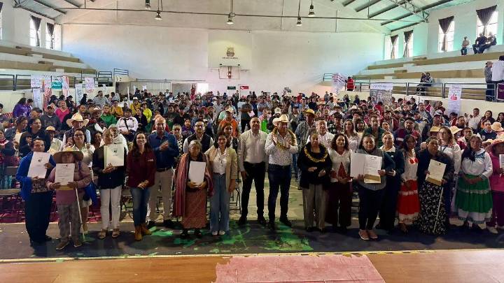 Arrancan caravanas para mujeres en la propiedad social