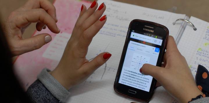 Entrará en vigor una nueva restricción para el uso de teléfonos celulares en escuelas