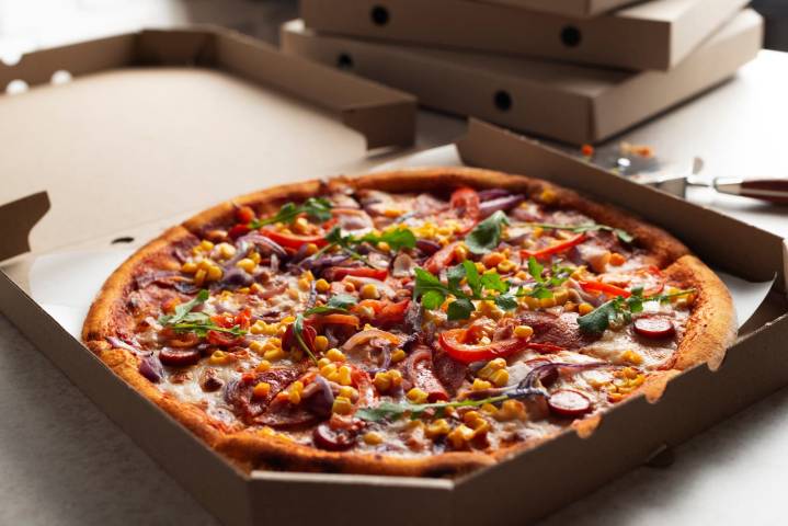 Pizza Pizza Royalty: This Royalty Fund Keeps The Dough Rolling In (TSX:PZA:CA)