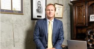 McLeod maintains campaign despite calls from Democrats