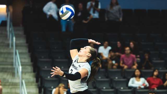 UNO sweeps Milwaukee Friday night