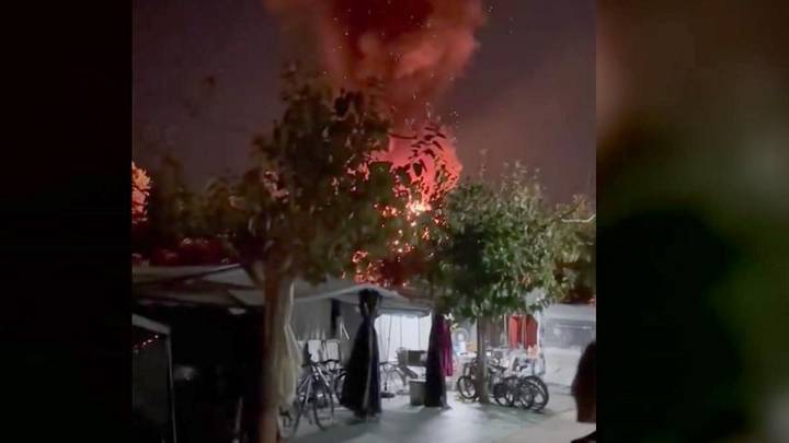 Susto en un camping de El Vendrell por un incendio que ha quemado 18 parcelas y ha obligado a evacuar a 1.700 campistas