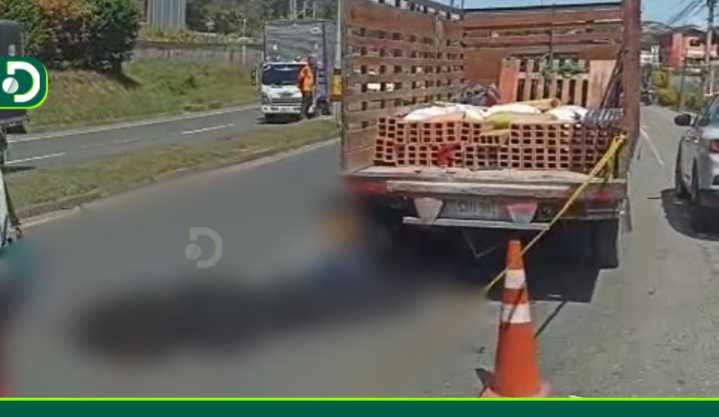 Fatal accidente en la autopista Medellín – Bogotá deja un motociclista muerto y una persona herida en Guarne