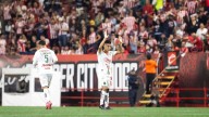 Álvarez brilla y Alvarado resurge en reacción de Chivas en Tijuana