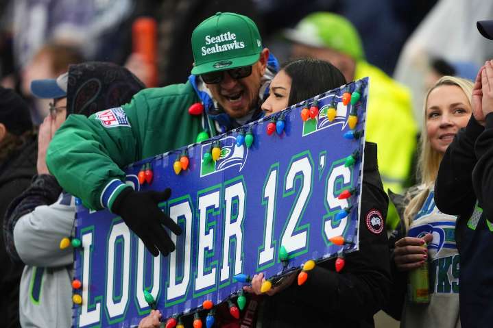 Where to watch Seahawks vs Packers NFL game streaming for free today: Channel, time, odds