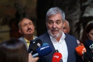 Canarias activa la contingencia migratoria y avisa de que la Fiscalía intervendrá si no hay reparto de menores