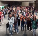 Furor por 31 minutos en la UNAM; asisten más de mil 300 fans a conferencia de Álvaro Díaz