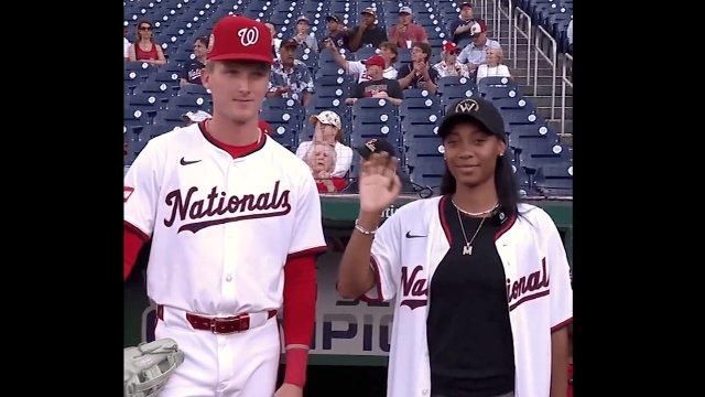 Mo'ne Davis Threw First Pitch to Robert Hassell III in Full Circle LLWS Moment