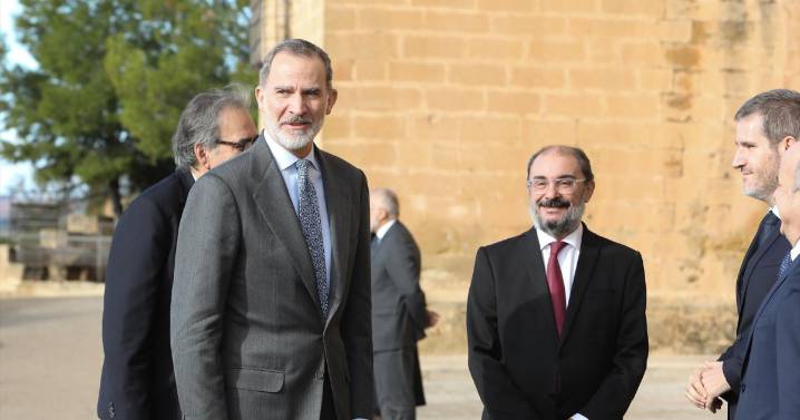 Los Reyes envían un telegrama de condolencias a la familia del expresidente de Aragón, Javier Lambán