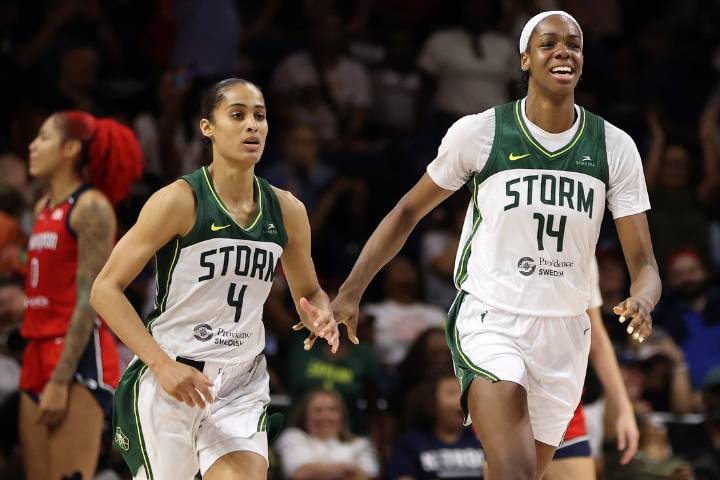 Deadspin | Skylar Diggins, Storm go for season sweep of reeling Sky