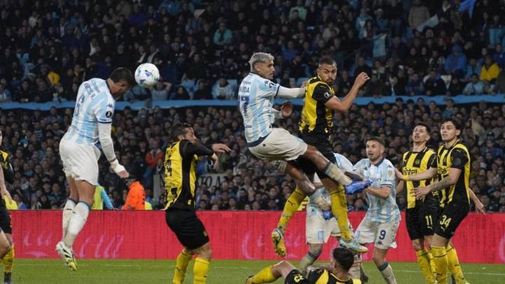 Polémica en Avellaneda: le anularon un gol a Rojo en Racing vs. Peñarol