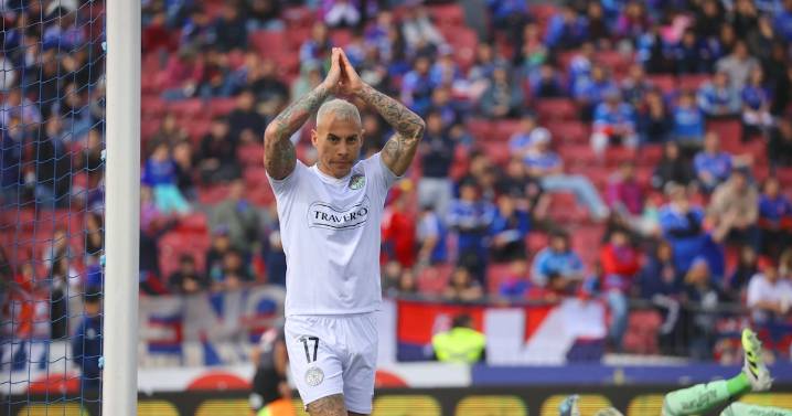 Eduardo Vargas se viste de villano en su regreso al Estadio Nacional y aleja a la U de la lucha por el título