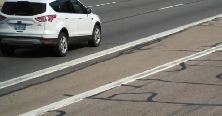 Detroit police searching for suspect who stole vehicle with child inside