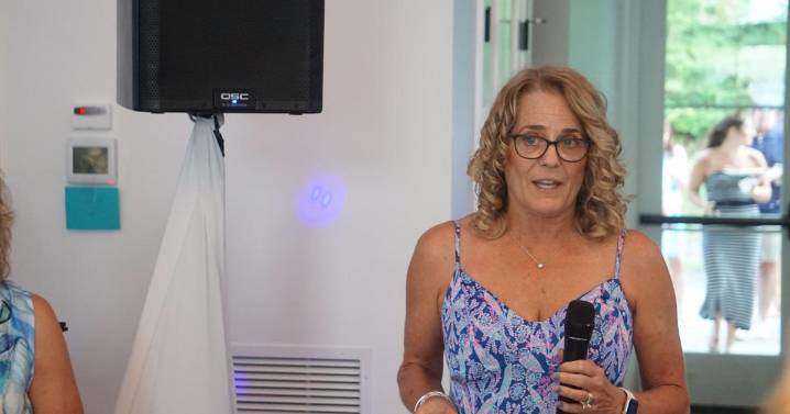 50 Shades of Blue raises over $100K for lake conservation