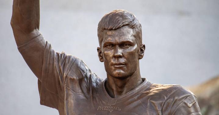 Photos: Tom Brady statue unveiled by Patriots outside Gillette Stadium