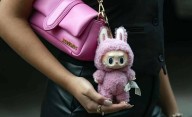 Labubu: qué es y qué significa tener esta muñeca