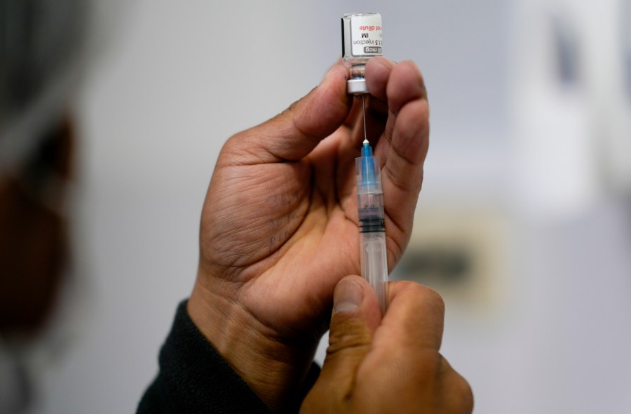 CVS, Walgreens requiring prescriptions for COVID