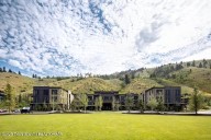 A closer look at Unit 324 Sylvan Lodge