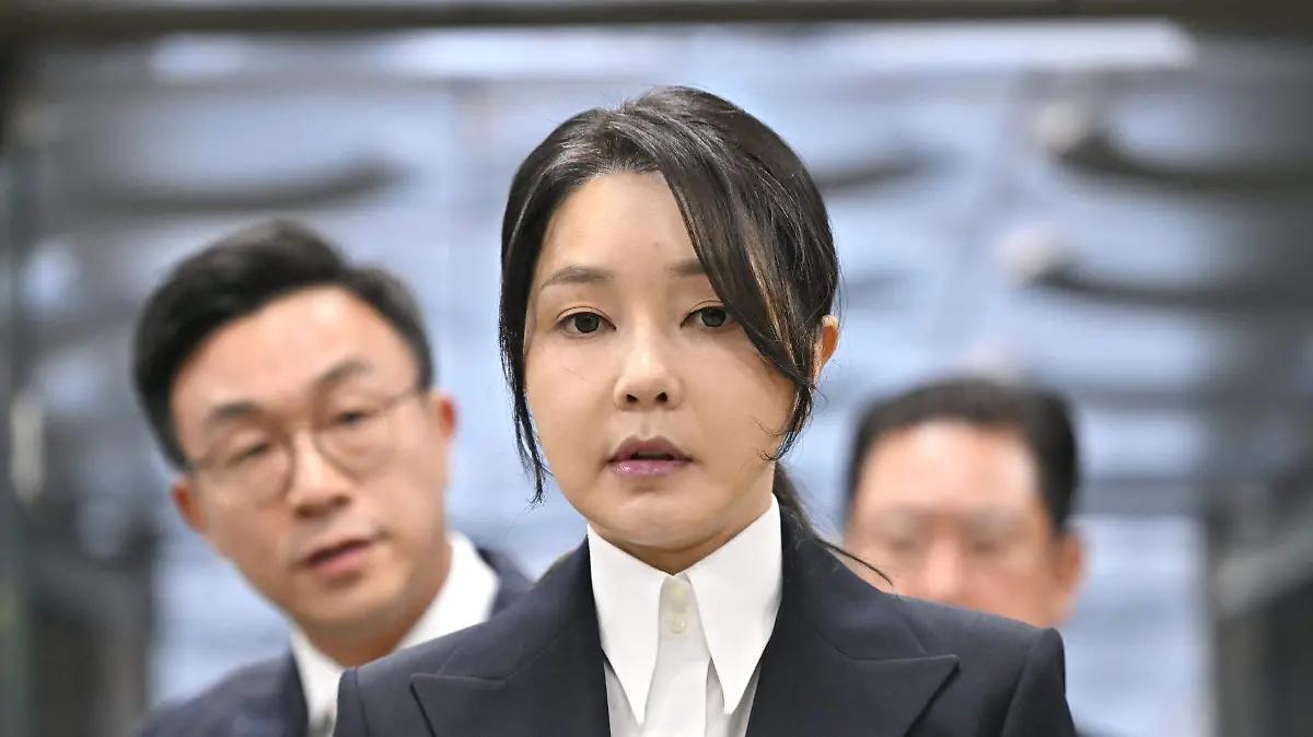 Arrestan a la ex primera dama surcoreana Kim Keon