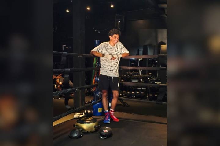 Richmond boxer wins 55kg Canadian championship title again