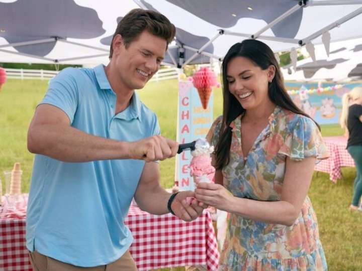 How to watch Hallmark’s ‘Double Scoop’ premiere for free without cable