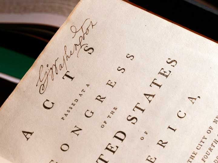 Have sections of the US Constitution gone missing from government website?