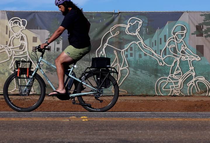 Photo | Art mirrors life on Hagar Drive at UC Santa Cruz